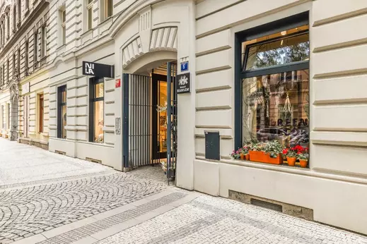 Vstup do Truhlárny z ulice